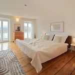 Bg Living & Hosting - Moselufer - Direkt An Der Mosel - Flussblick - Balkon - Parkplatz شقة