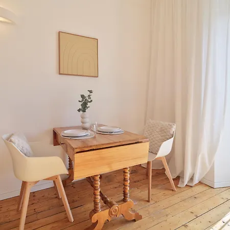 Bg Living & Hosting - Moselufer - Direkt An Der Mosel - Flussblick - Balkon - Parkplatz דירה *