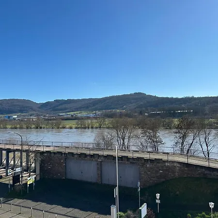 Bg Living & Hosting - Moselufer - Direkt An Der Mosel - Flussblick - Balkon - Parkplatz ליזר
