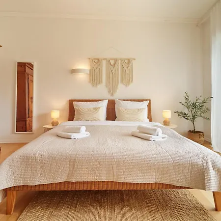 Apartman Bg Living & Hosting - Moselufer - Direkt An Der Mosel - Flussblick - Balkon - Parkplatz Lieser