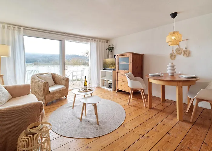 Bg Living & Hosting - Moselufer - Direkt An Der Mosel - Flussblick - Balkon - Parkplatz ליזר