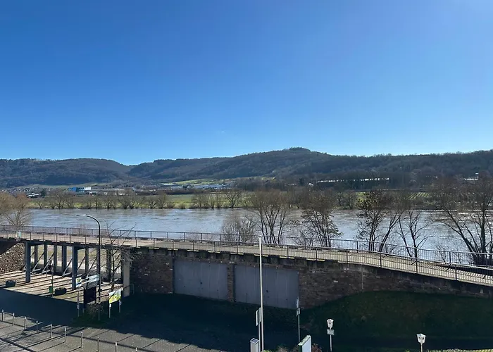 Bg Living & Hosting - Moselufer - Direkt An Der Mosel - Flussblick - Balkon - Parkplatz ליזר